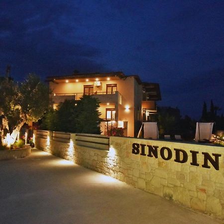 Sinodinos Deluxe Apartments Afytos Buitenkant foto