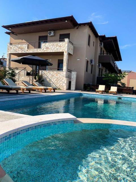 Sinodinos Deluxe Apartments Afytos Buitenkant foto