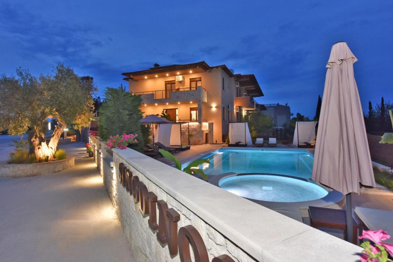 Sinodinos Deluxe Apartments Afytos Buitenkant foto