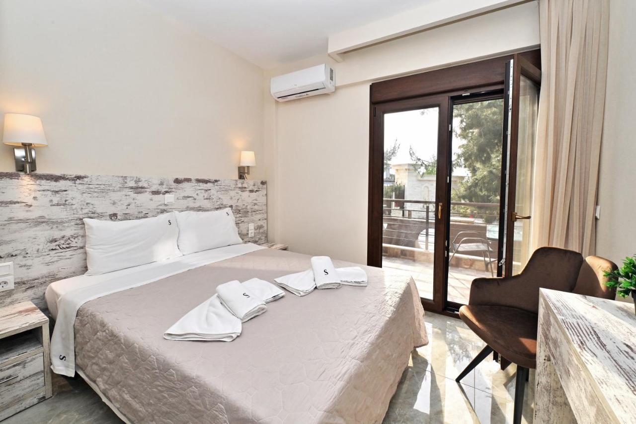 Sinodinos Deluxe Apartments Afytos Buitenkant foto