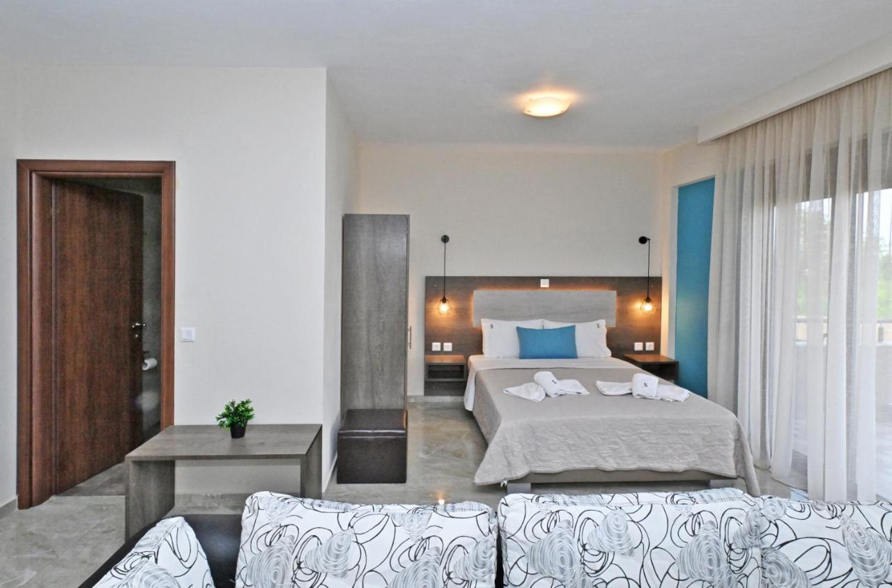 Sinodinos Deluxe Apartments Afytos Buitenkant foto