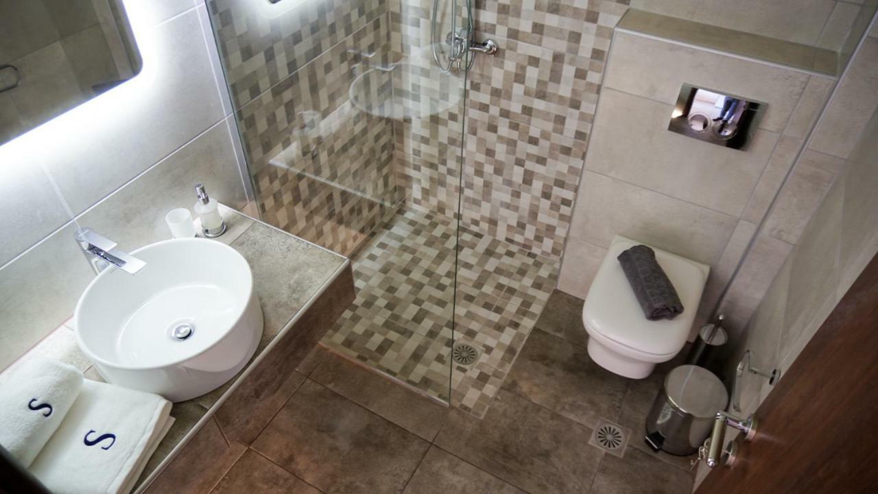 Sinodinos Deluxe Apartments Afytos Buitenkant foto
