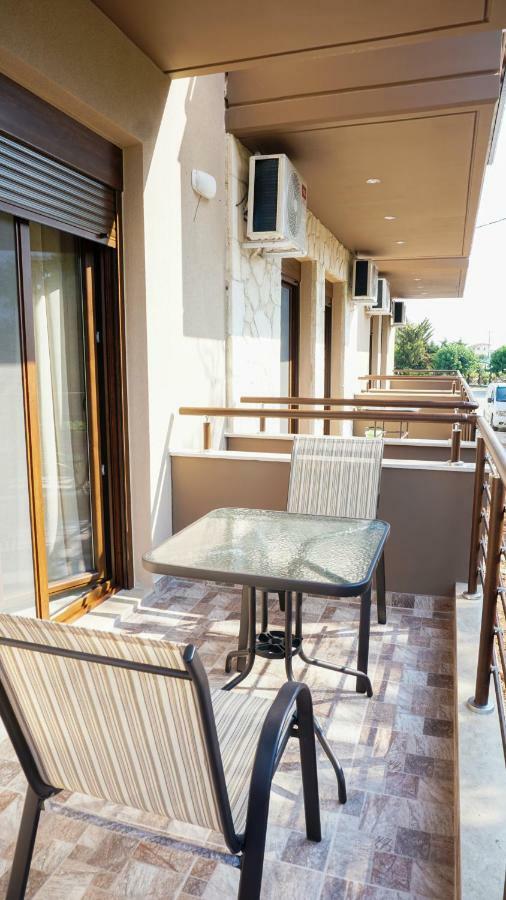Sinodinos Deluxe Apartments Afytos Buitenkant foto